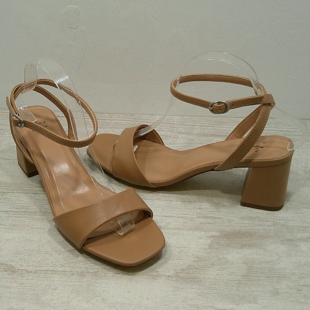 Womans Haley Ankle Strap Block Heels Nude Tan Sandals Size 10 M - Picture 2 of 11